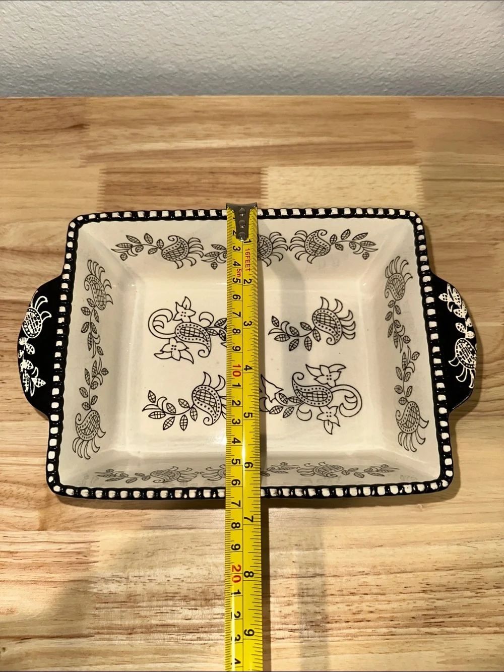 Baum Paisley/Botanical/Floral Black and White Casserole Pan
